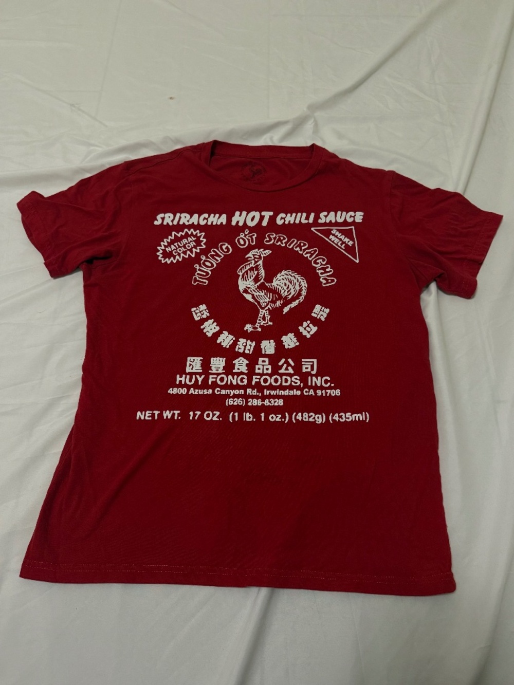 Sriracha Hot Chili Sauce Rooster Logo T-Shirt Red Huy Fong Foods Size M